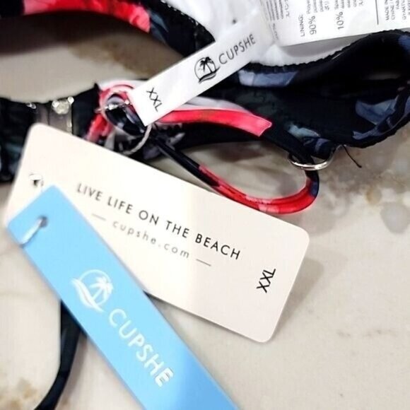 Cupshe black Floral Bikini Top Adjustable straps XXL size but fits like a Small - Picture 4 of 5